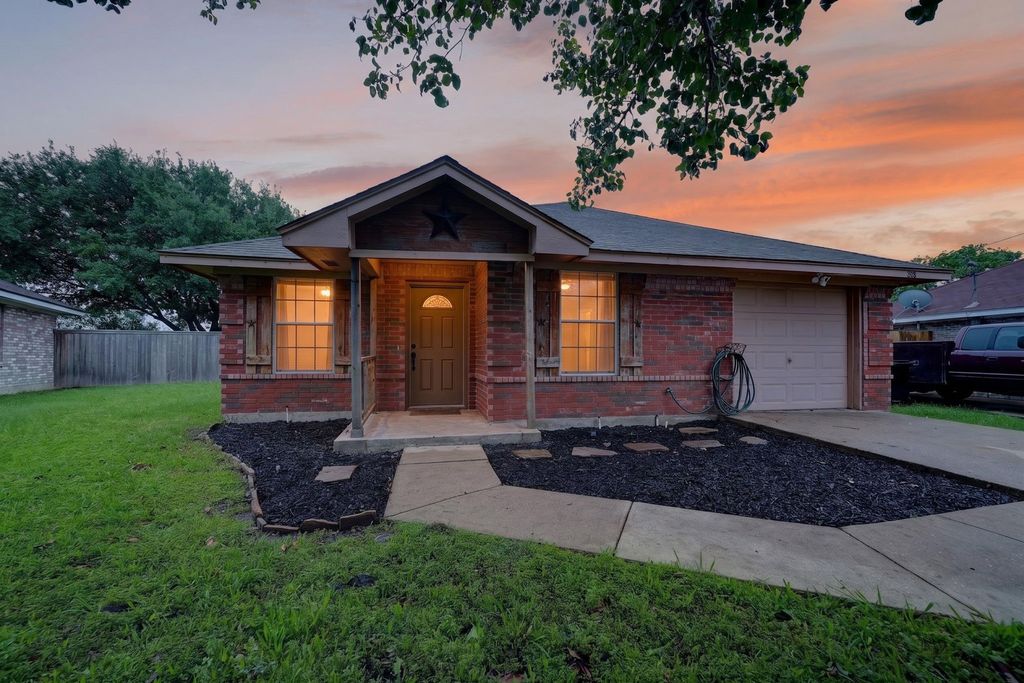 308 Fox Run, Crandall, TX 75114