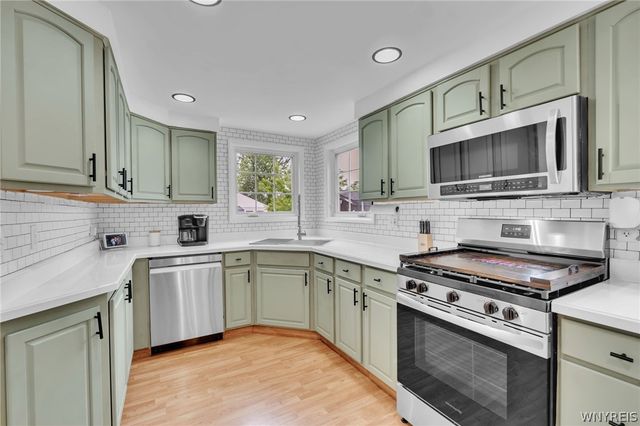 210 Woodcrest Drive, West Seneca, NY 14220