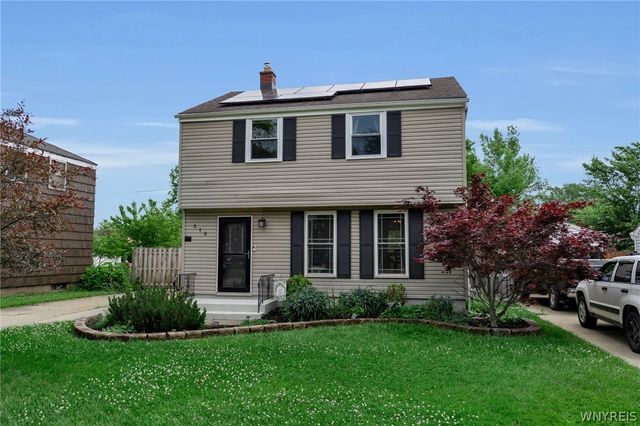210 Woodcrest Drive, West Seneca, NY 14220