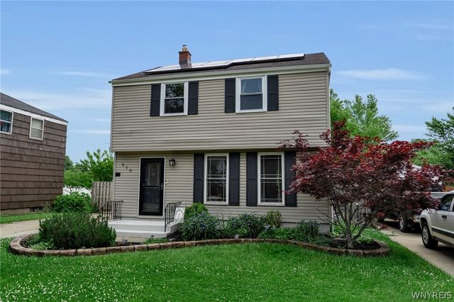 210 Woodcrest Drive, West Seneca, NY 14220