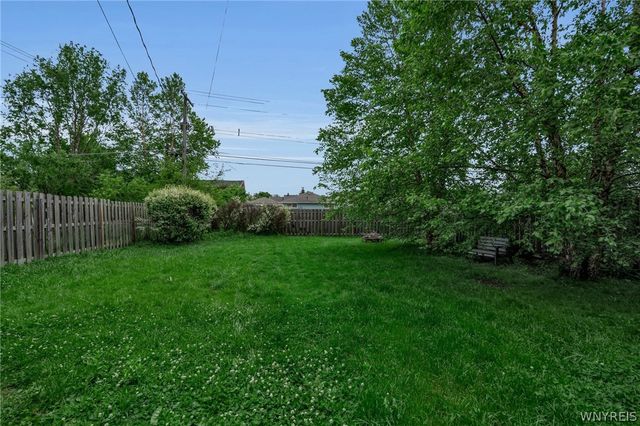 210 Woodcrest Drive, West Seneca, NY 14220