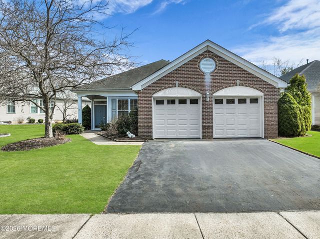 8 Bellflower Drive, Lakewood, NJ 08701