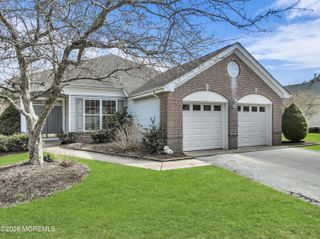 8 Bellflower Drive, Lakewood, NJ 08701