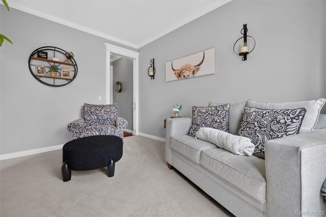 953 Westlake Avenue, Oxford Charter Township, MI 48371