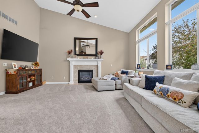 953 Westlake Avenue, Oxford Charter Township, MI 48371