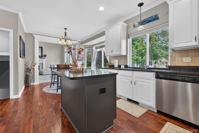 953 Westlake Avenue, Oxford Charter Township, MI 48371
