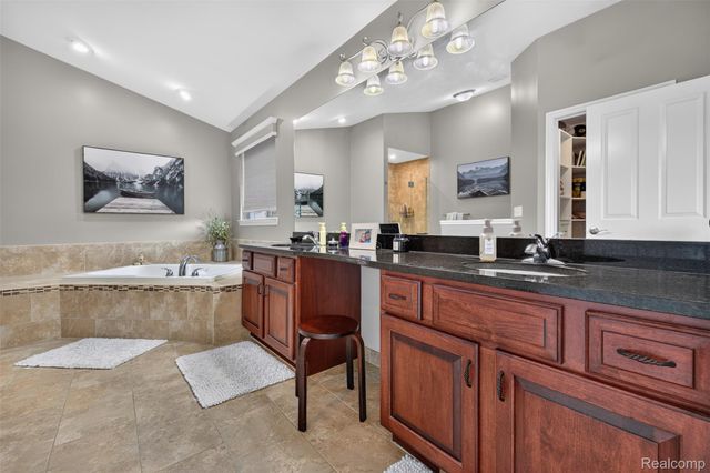 953 Westlake Avenue, Oxford Charter Township, MI 48371