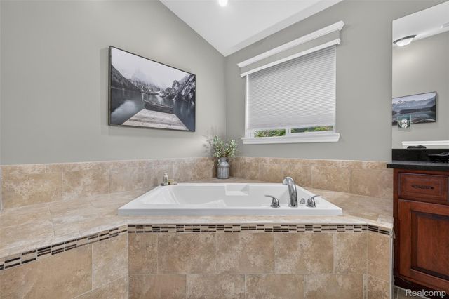 953 Westlake Avenue, Oxford Charter Township, MI 48371