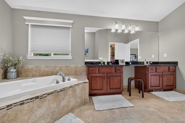 953 Westlake Avenue, Oxford Charter Township, MI 48371