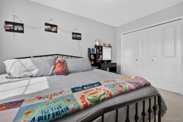 953 Westlake Avenue, Oxford Charter Township, MI 48371
