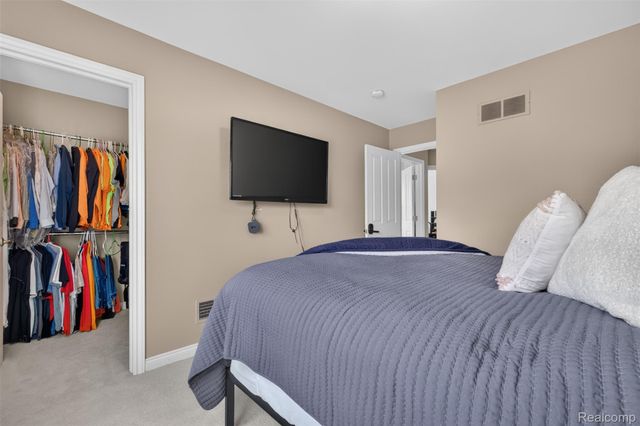 953 Westlake Avenue, Oxford Charter Township, MI 48371