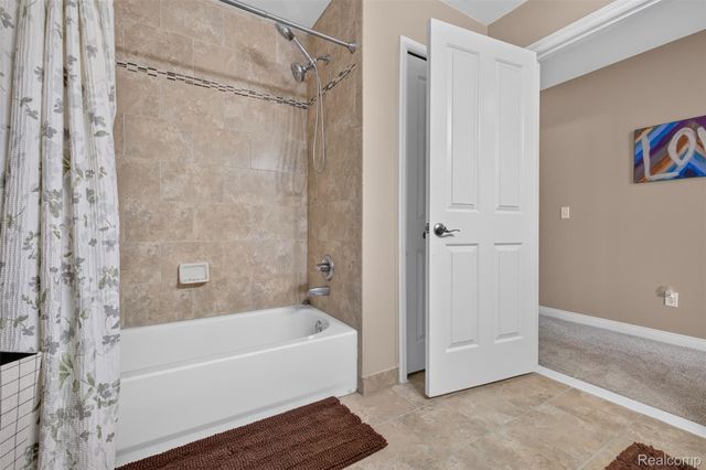 953 Westlake Avenue, Oxford Charter Township, MI 48371