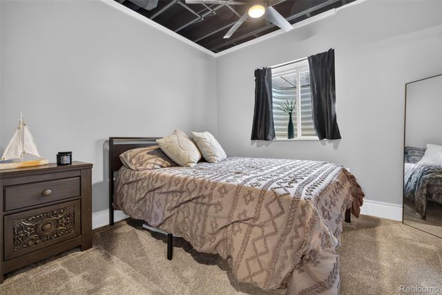 953 Westlake Avenue, Oxford Charter Township, MI 48371