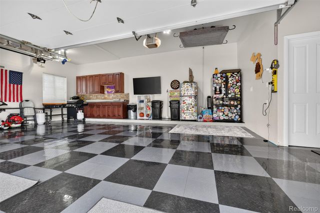 953 Westlake Avenue, Oxford Charter Township, MI 48371