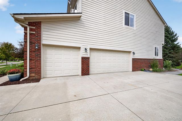953 Westlake Avenue, Oxford Charter Township, MI 48371