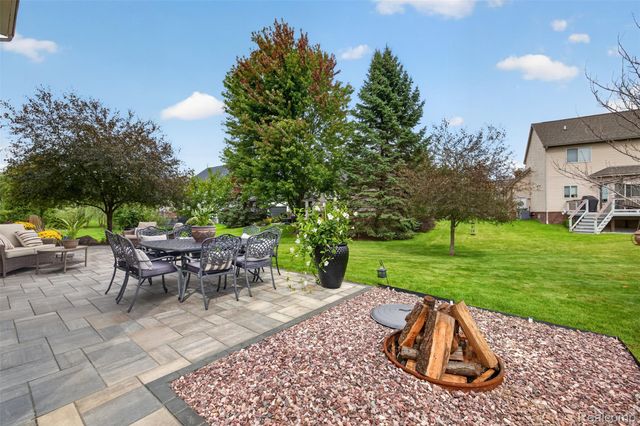 953 Westlake Avenue, Oxford Charter Township, MI 48371