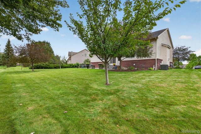 953 Westlake Avenue, Oxford Charter Township, MI 48371
