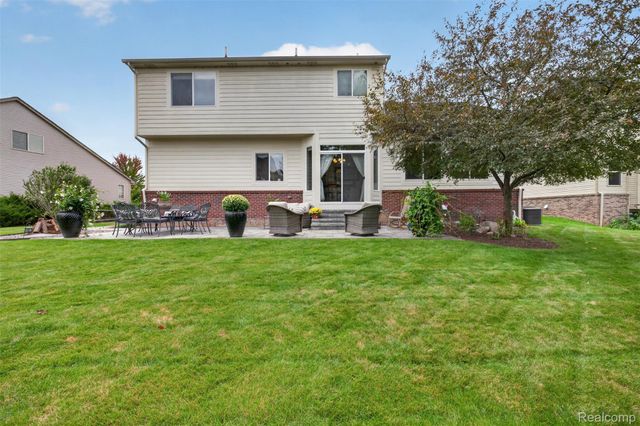 953 Westlake Avenue, Oxford Charter Township, MI 48371