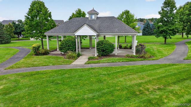 953 Westlake Avenue, Oxford Charter Township, MI 48371