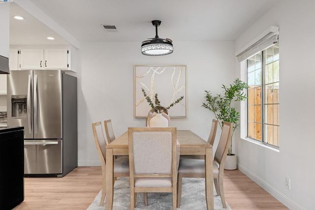 238 Mavis Dr, Pleasanton, CA 94566