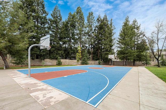 238 Mavis Dr, Pleasanton, CA 94566