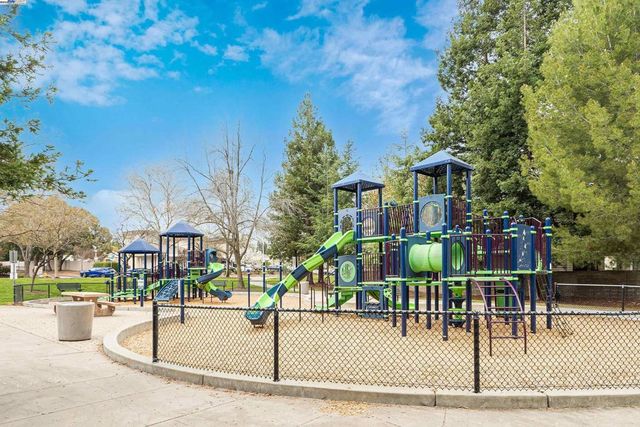 238 Mavis Dr, Pleasanton, CA 94566