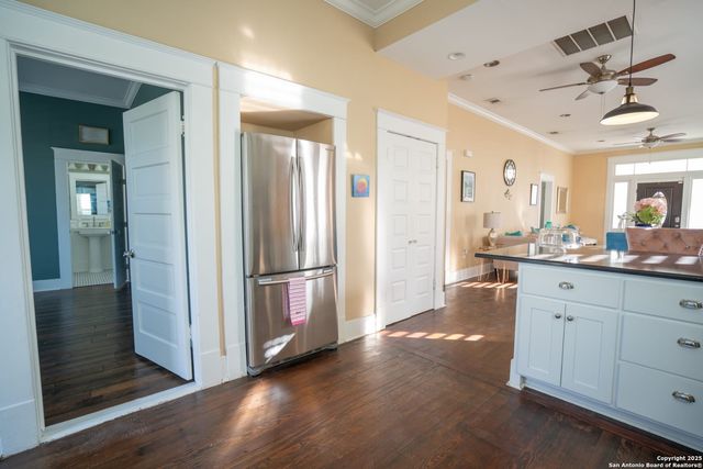 415 Florida, San Antonio, TX 78210