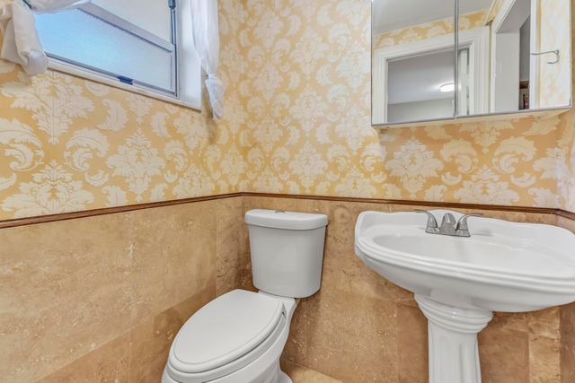 3199 S Ocean Dr 406, Hallandale Beach, FL 33009