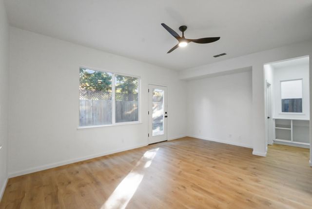 2352 Hidden Springs Ct, Turlock, CA 95382