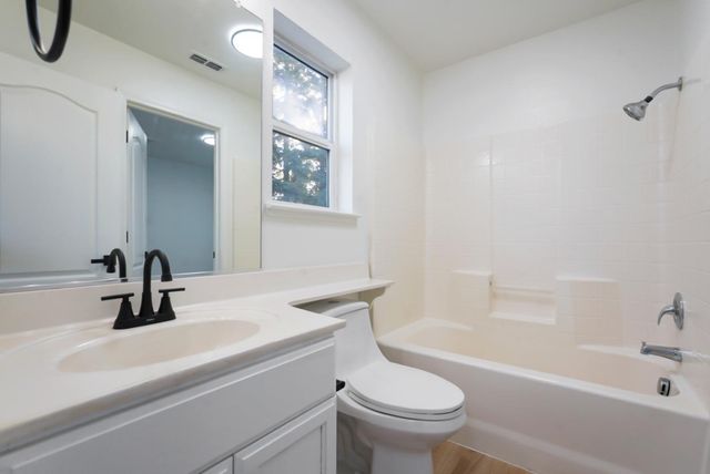 2352 Hidden Springs Ct, Turlock, CA 95382