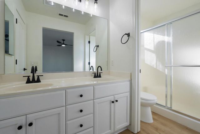 2352 Hidden Springs Ct, Turlock, CA 95382