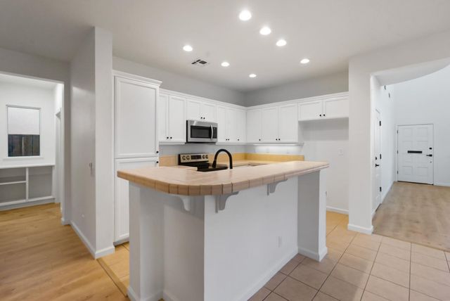 2352 Hidden Springs Ct, Turlock, CA 95382