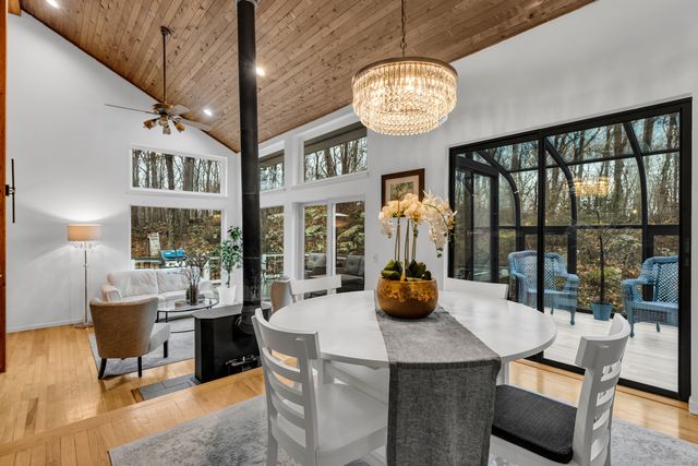 286 Weatherly Trail, Guilford, CT 06437