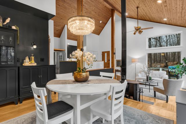 286 Weatherly Trail, Guilford, CT 06437