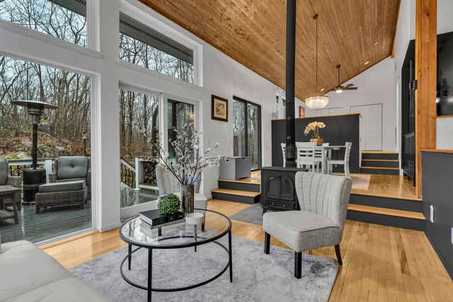 286 Weatherly Trail, Guilford, CT 06437