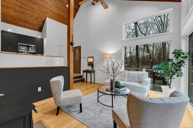 286 Weatherly Trail, Guilford, CT 06437