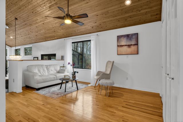 286 Weatherly Trail, Guilford, CT 06437