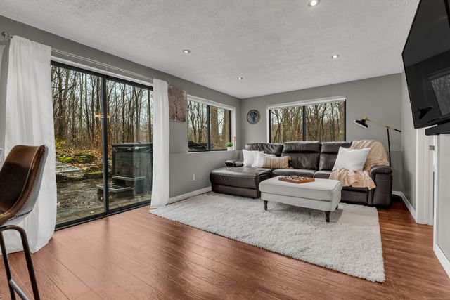 286 Weatherly Trail, Guilford, CT 06437