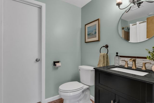 286 Weatherly Trail, Guilford, CT 06437