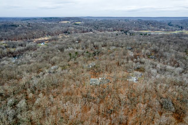 286 Weatherly Trail, Guilford, CT 06437