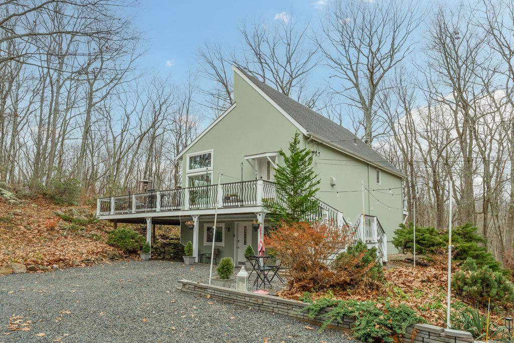 286 Weatherly Trail, Guilford, CT 06437