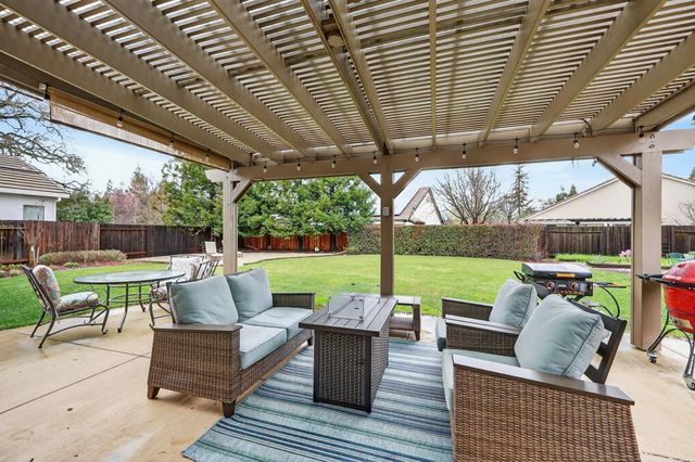 6007 Connery Dr, Shingle Springs, CA 95682