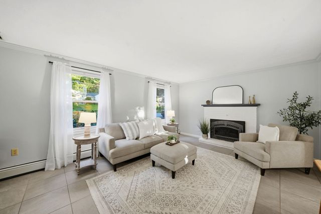 15 Warton Road, Nashua, NH 03062