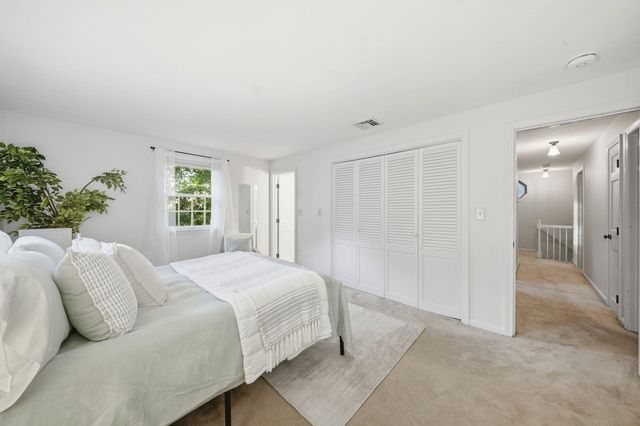 15 Warton Road, Nashua, NH 03062