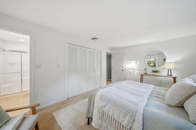 15 Warton Road, Nashua, NH 03062