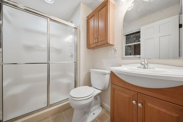 15 Warton Road, Nashua, NH 03062