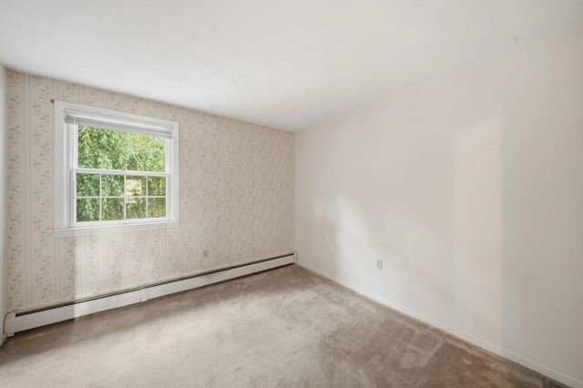 15 Warton Road, Nashua, NH 03062