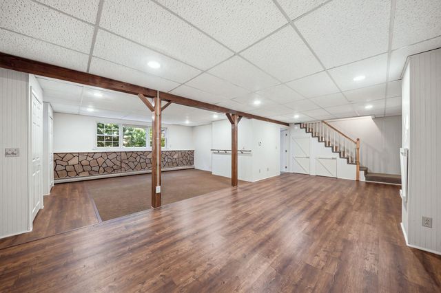 15 Warton Road, Nashua, NH 03062