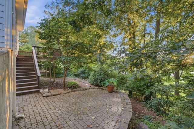 15 Warton Road, Nashua, NH 03062