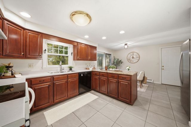 15 Warton Road, Nashua, NH 03062